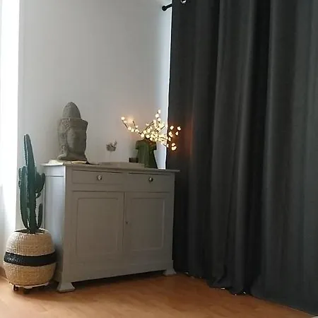 Appartamento Grande La Garçonnière Du Palais 3 étoiles De Charme